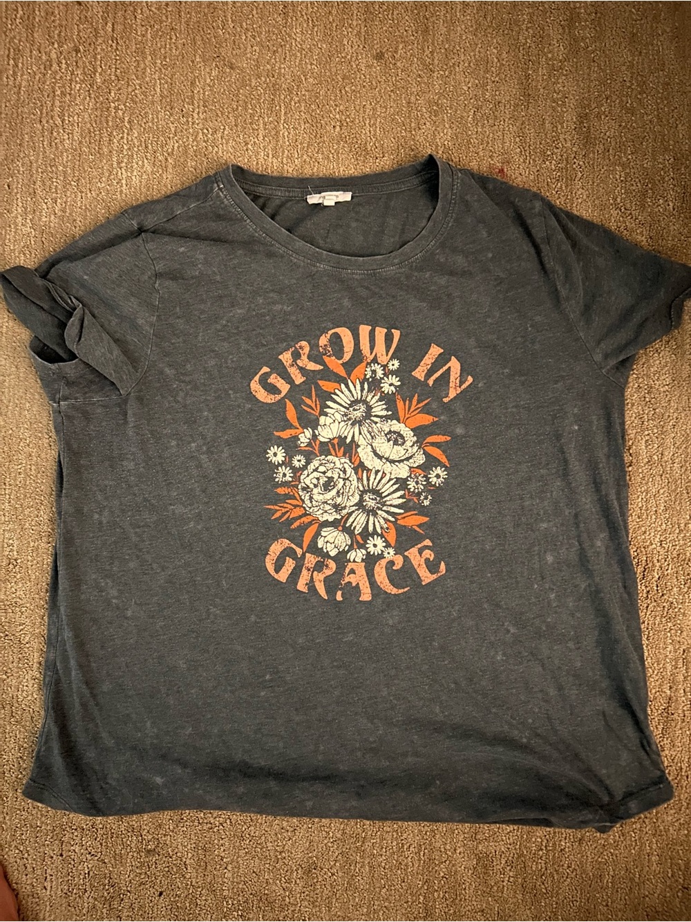 Maurices Charcoal 'Grow in Grace' Floral Graphic Tee